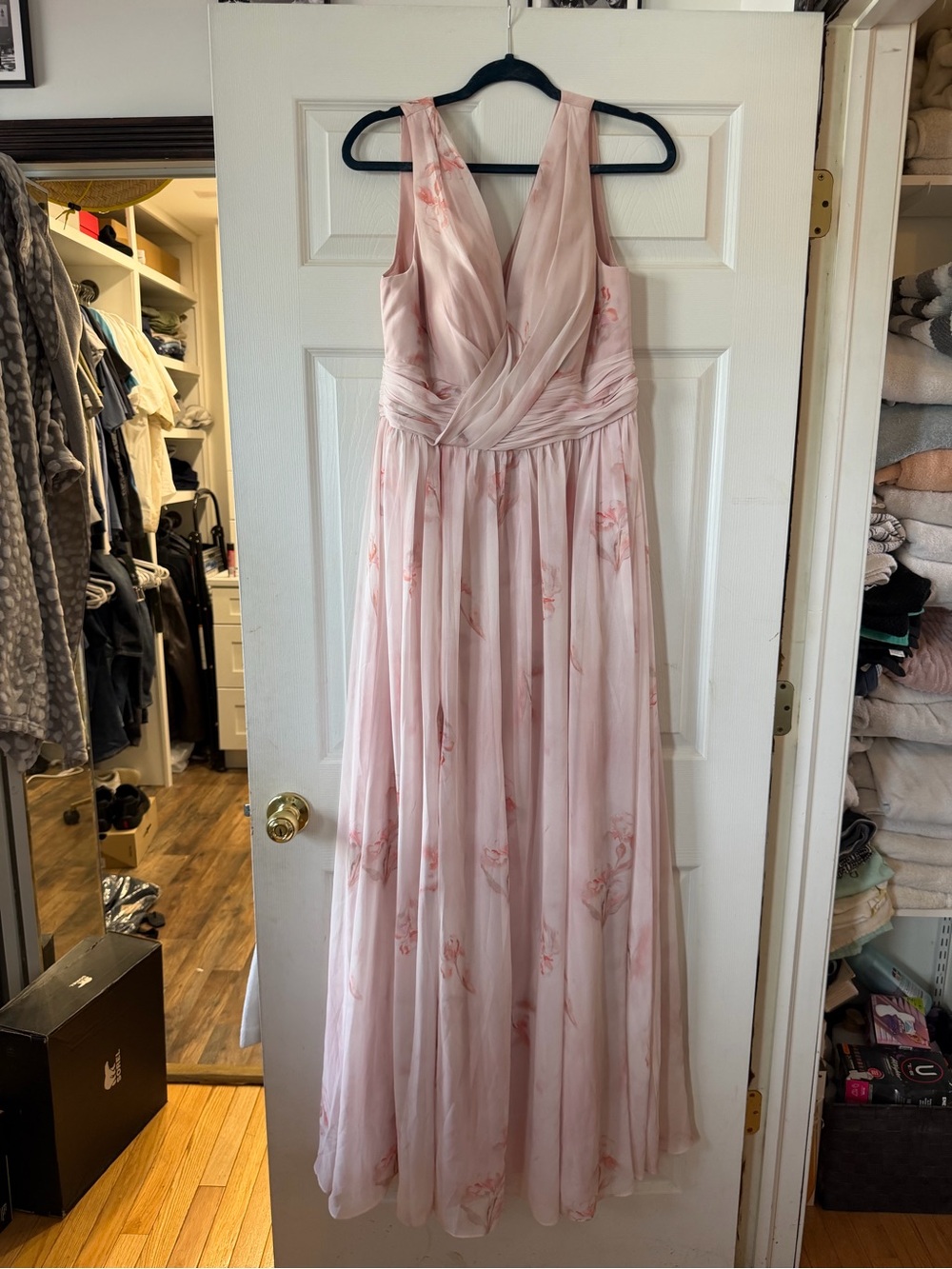 Elegant Pink Floral Chiffon V-Neck Wedding Dress
